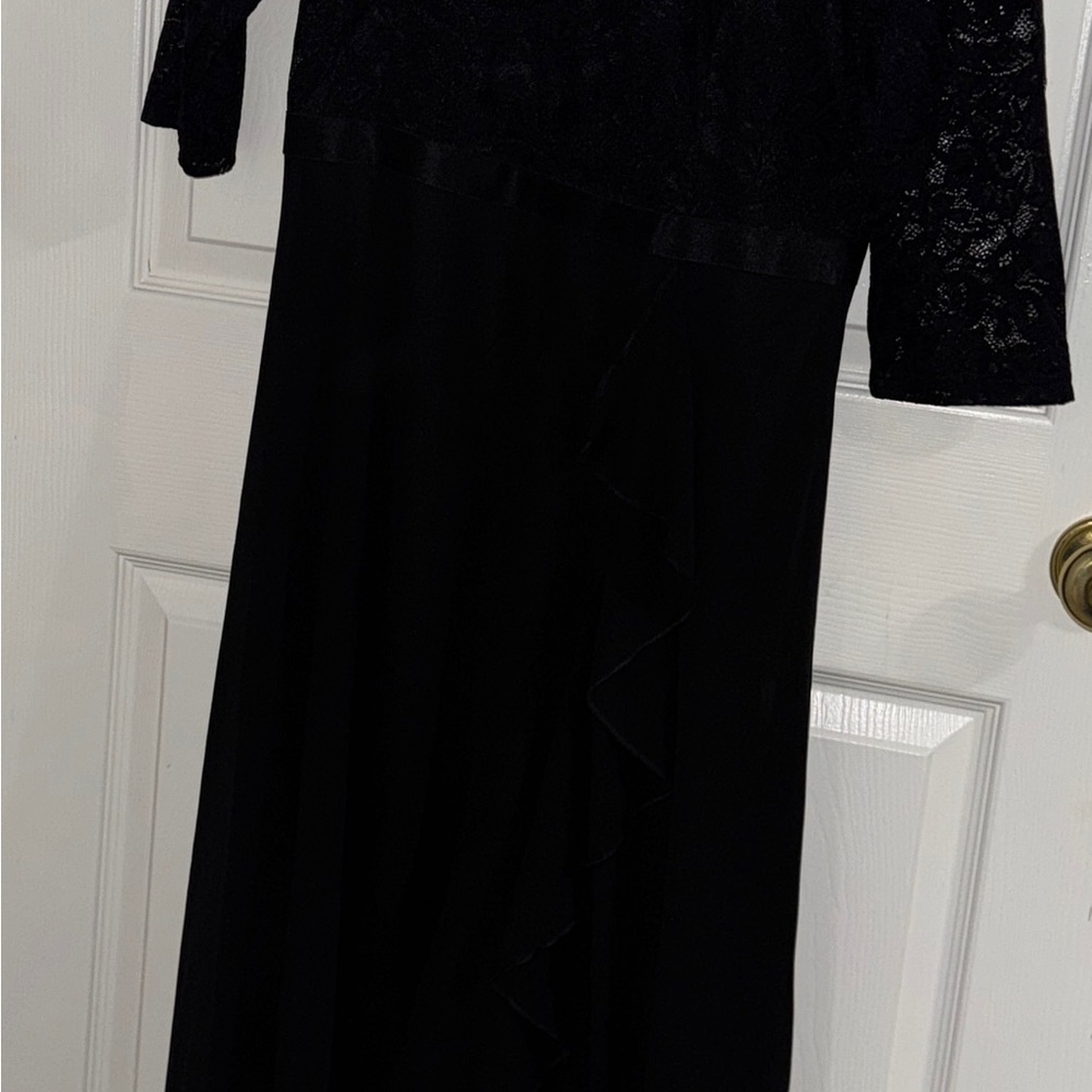 Chic Black Lace Evening Dress